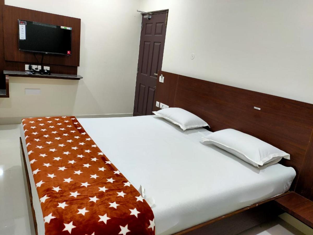 Hotel Sri Krishna Residency Eluru Exterior foto